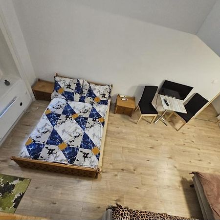 7Dab Rotten 4B2 Contactless Self Check-In Budapest Ngoại thất bức ảnh